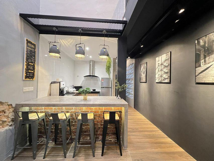 Food & Drinks, Galaria 4BR 17Pax NearTC, DinosaurLand, PS4, Netfx, Kuantan