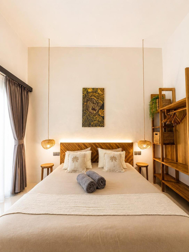 Others 5, Villa Flora, Badung