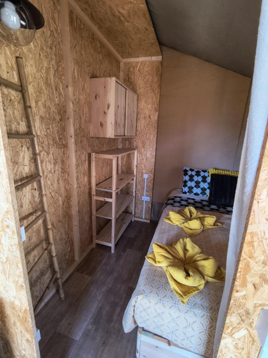 Bedroom 4, HOTEL MASAI MARA - NATURIST APARTMENTS & GLAMPING Clothing optional, Las Palmas