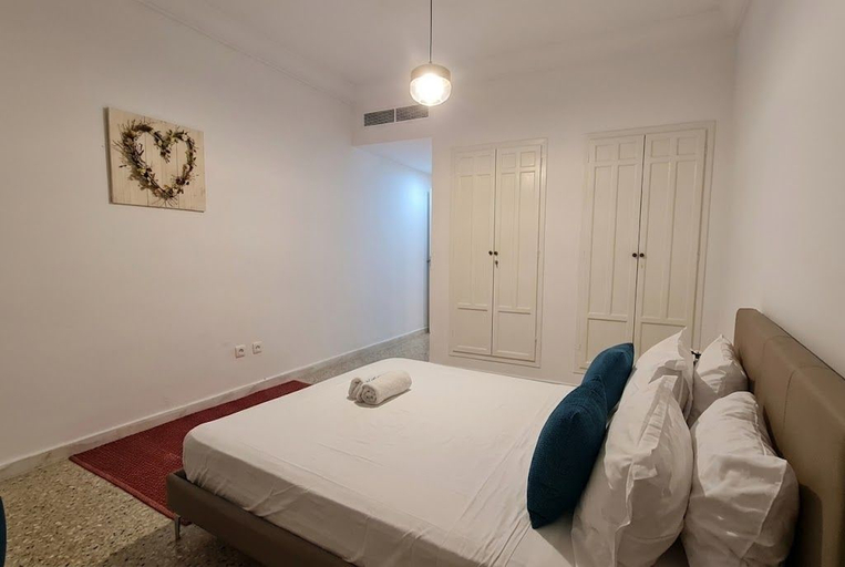 Others 1, sandra 19, La Marsa