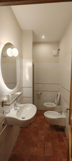 Bathroom, Buca di Michelangelo, Arezzo
