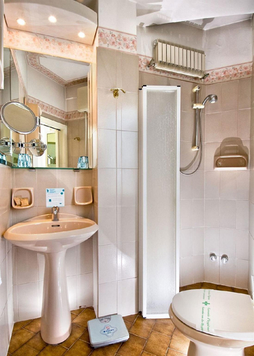 Bathroom, Hotel Des Nations, Rimini