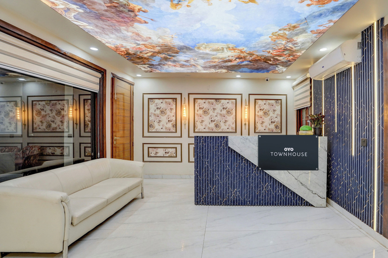 Others 4, Townhouse Tuessday Suites Nearst Mr, Gautam Buddha Nagar