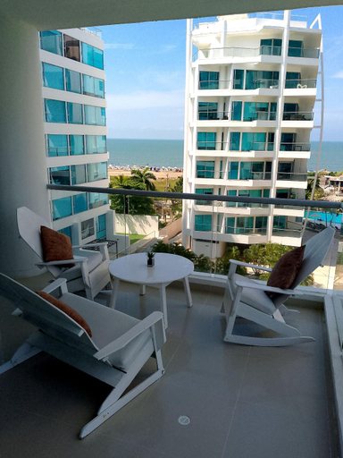 Others 4, Luxurious 3-bedroom Apartment With Shared Pool in Bolívar, Cartagena de Indias
