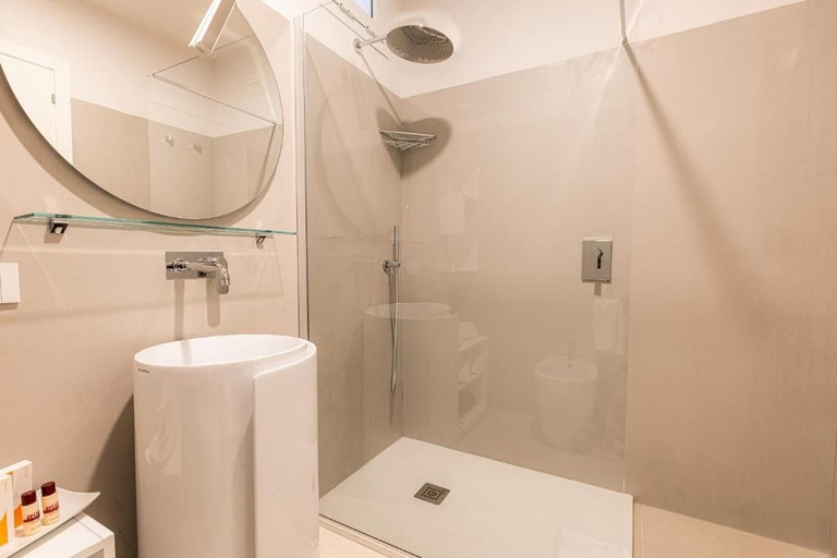 Others 4, KT exclusive hotel, Cagliari