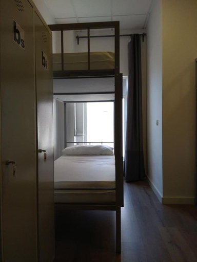 Bedroom 2, Check In Leon, León