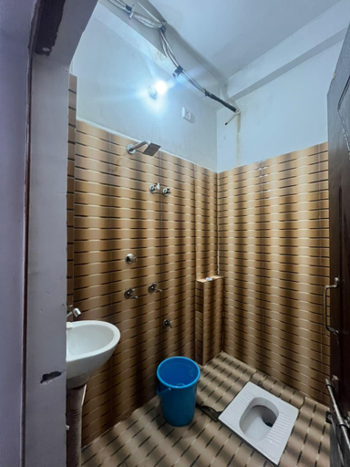 Bathroom 3, radha ballabh guest house, Faizabad