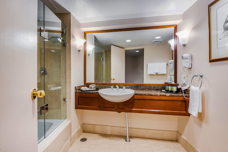 Bathroom 5, Stamford Plaza Sydney Airport Hotel & Conference Centre, Sydney