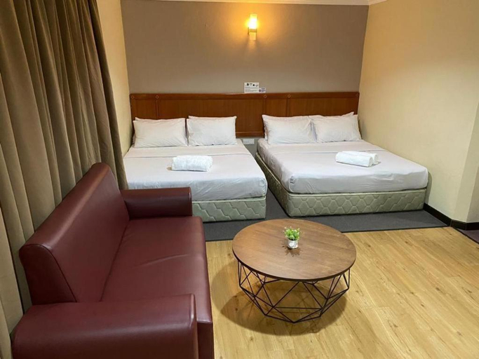 Bedroom 2, Hotel Perdana, Lawas