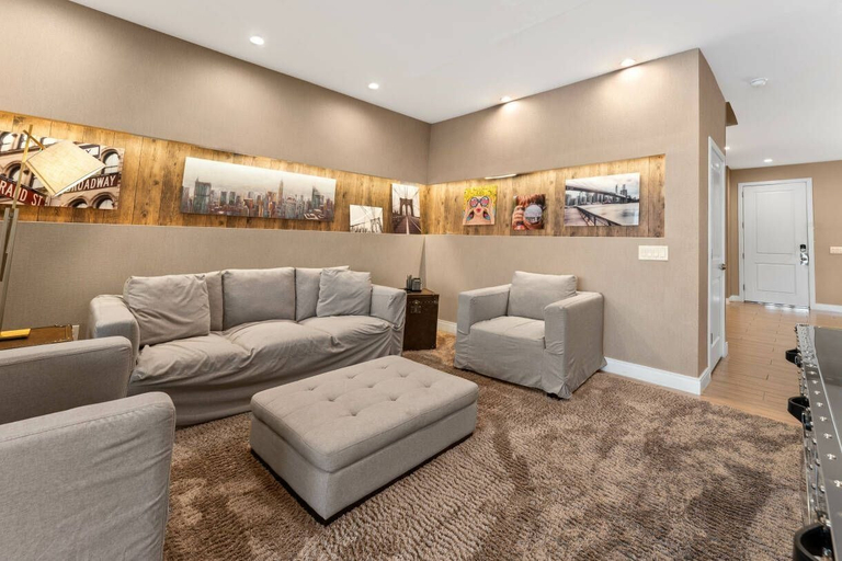Others 2, Magic Village 3BR w/ Jacuzzi & BBQ Near Disney, Osceola