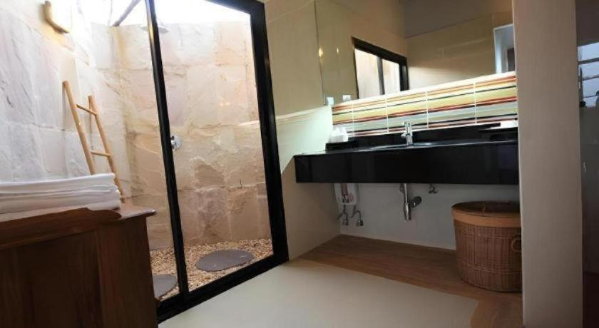 Bathroom, Chantara Valley Resort, Wang Num Khiaw