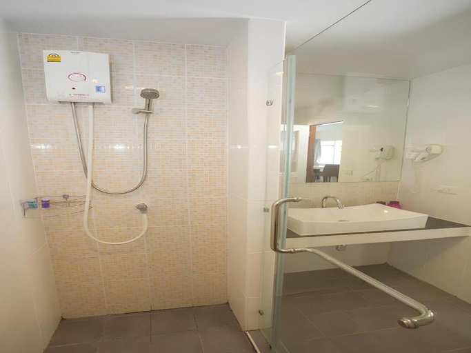 Bathroom, R-Con Hotel @ Siam, Pattaya