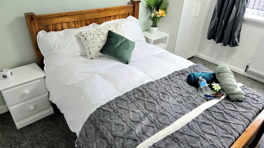 Others 2, A Cozy 2 Bedroom Apartment Close to NEC & Airport, Birmingham