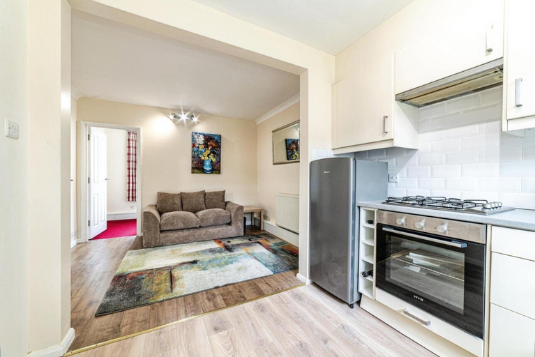 Others 2, 2 Bed Flat - Sleeps 3 - Pets - Parking - Wifi, Oxfordshire