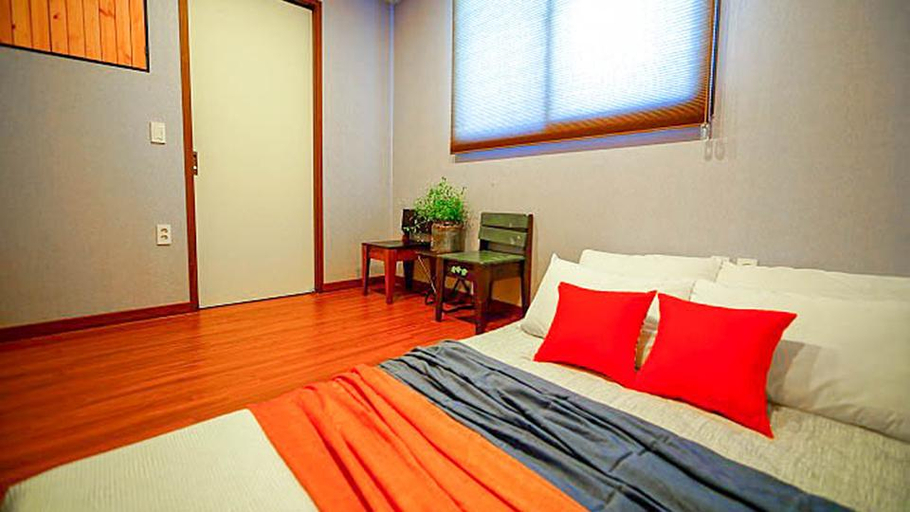 Bedroom 4, Gunsan Dal Guesthouse, Gunsan