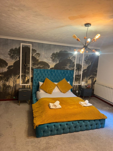 Bedroom 2, MacDonald Hotel & Cabins, Highland