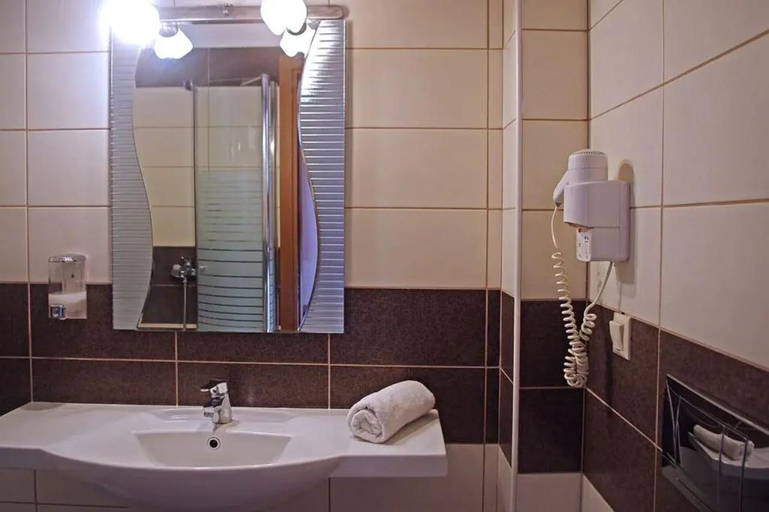 Bathroom, Sun Beach Hotel-Platamonas, Central Macedonia