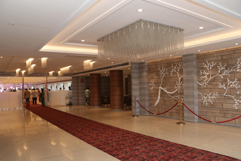 Public Area, Maa Kripa Hotel & Banquets, Lucknow