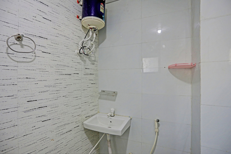Others 4, Collection O Aditya Inn Sector 66 Noida, Gautam Buddha Nagar