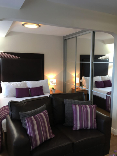 Bedroom, HOF - City Wall House, Reading