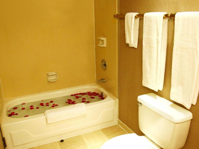 Bathroom, Regency Art Hotel, Macao