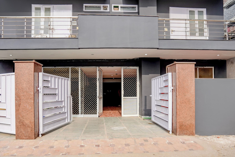 Others 3, Townhouse DLF Phase-4 MG Road Cyber Hub, Gurgaon