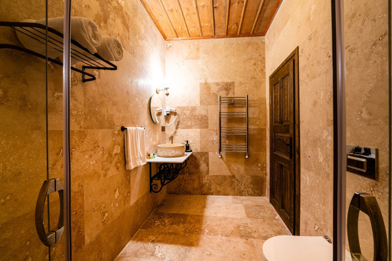 Bathroom 3, Yamak Stone House, Ürgüp