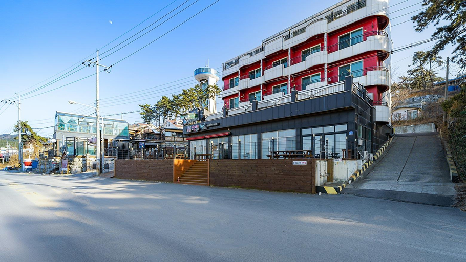 Exterior & Views 5, Taean Manliponia Pension, Taean