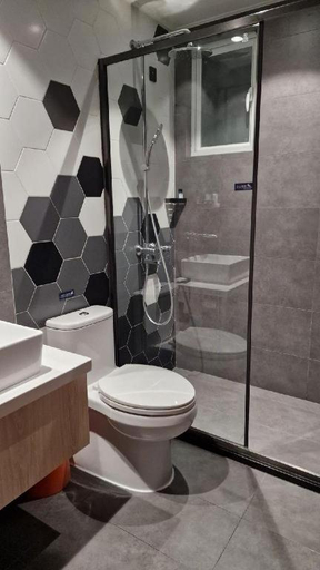 Bathroom 4, London Hotel, Macao