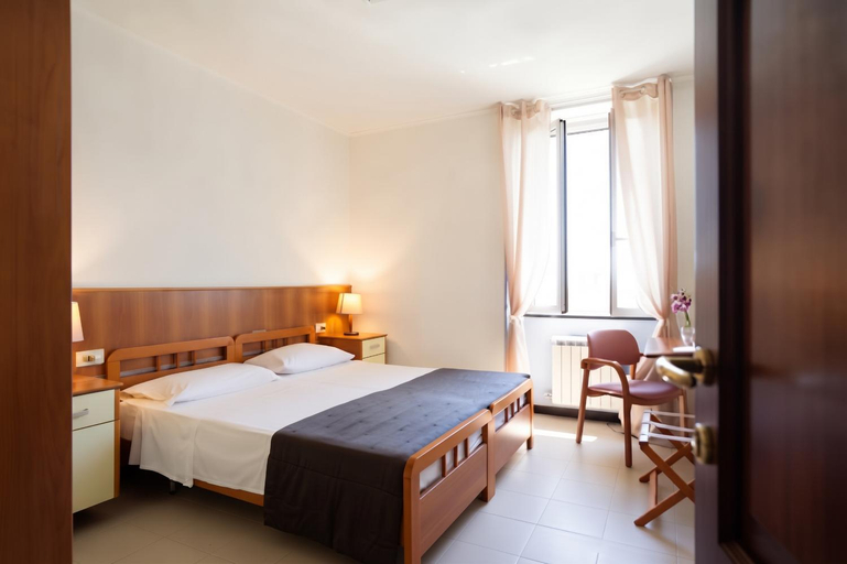 Bedroom 4, Hotel Montallegro, Genova