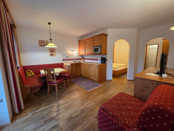 Others 4, Cozy Holiday Apartment, Schwaz