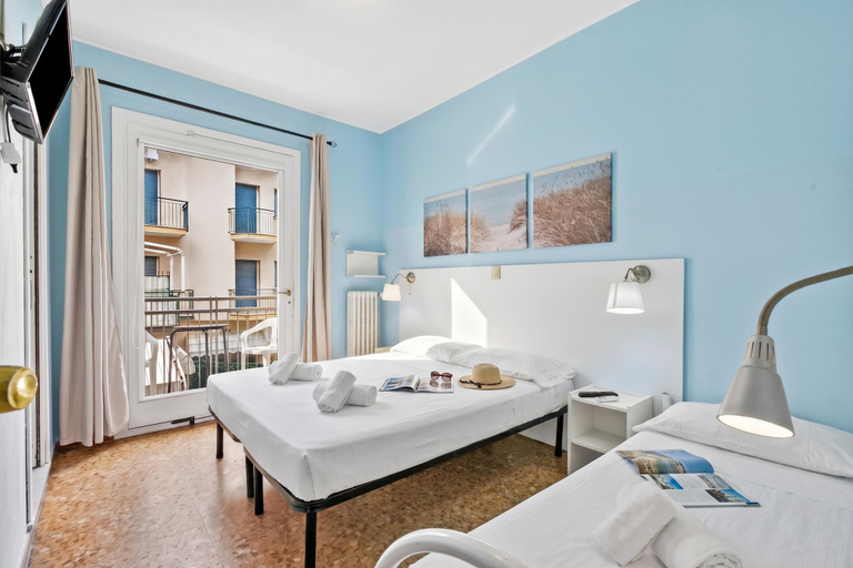 Bedroom 4, Hotel Del Golfo, Savona