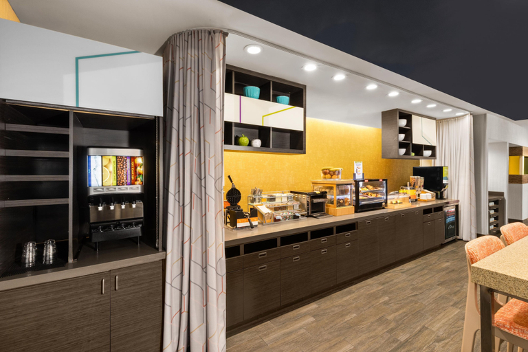 Food & Drinks 5, Home2 Suites by Hilton Gonzales, LA, Ascension