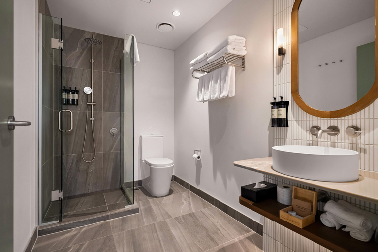 Bathroom 4, Sudima Queenstown Five Mile, Queenstown-Lakes
