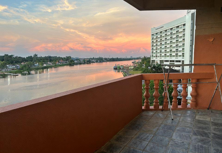 Others 5, Riverbank Suites 408, Kuching