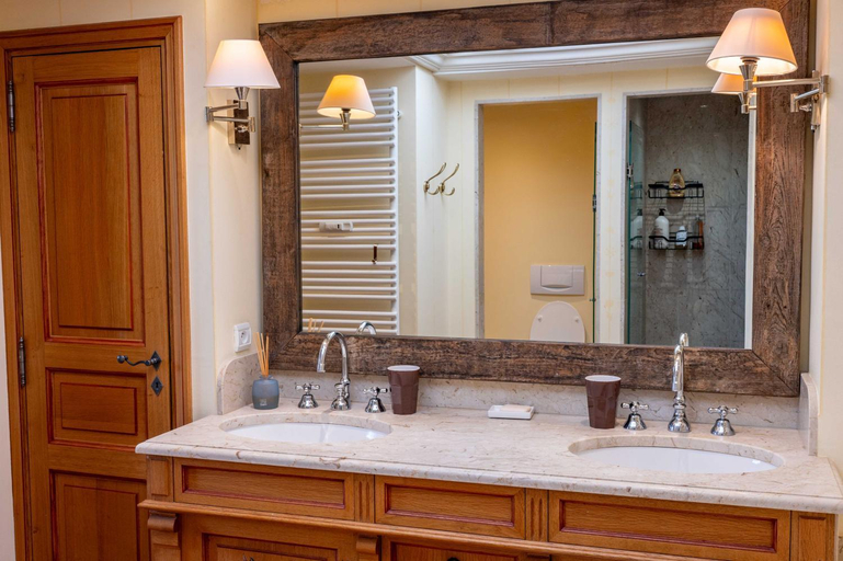 Bathroom 2, Spacious Apartment 4BR 10P Megeve Center, Haute-Savoie