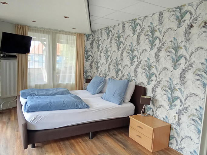 Bedroom, B&B aan het water, Tytsjerksteradiel
