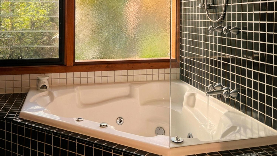 Bathroom 3, Ecoasis Mami Wata Rainforest Haven, Tweed - Pt B