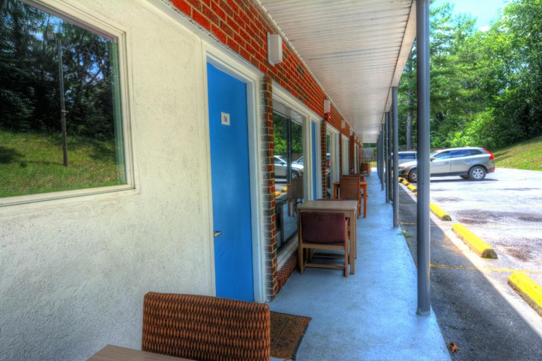 Public Area 3, Volunteer Inn at Church Hill near Kingsport, Hawkins