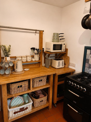 Others 3, Three-bedroom House in Exmouth, Sleeps 6, Devon