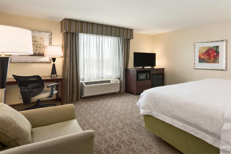 Bedroom 3, Hampton Inn & Suites Corpus Christi, Nueces