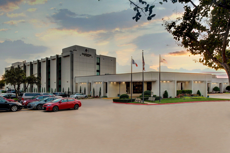 Exterior & Views 2, DoubleTree by Hilton Hotel Arlington DFW South, Arlington
