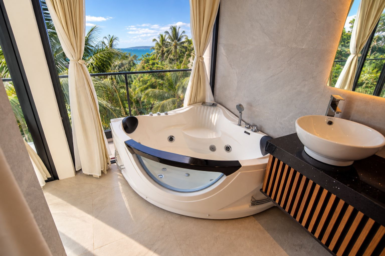 Others 3, Paradise Ocean View, Malay