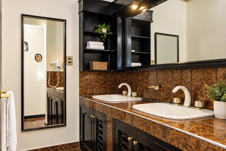Others 3, Calacoto 2BR Apt Jacuzzi Kitchen Wi-fi, Pedro Domingo Murillo