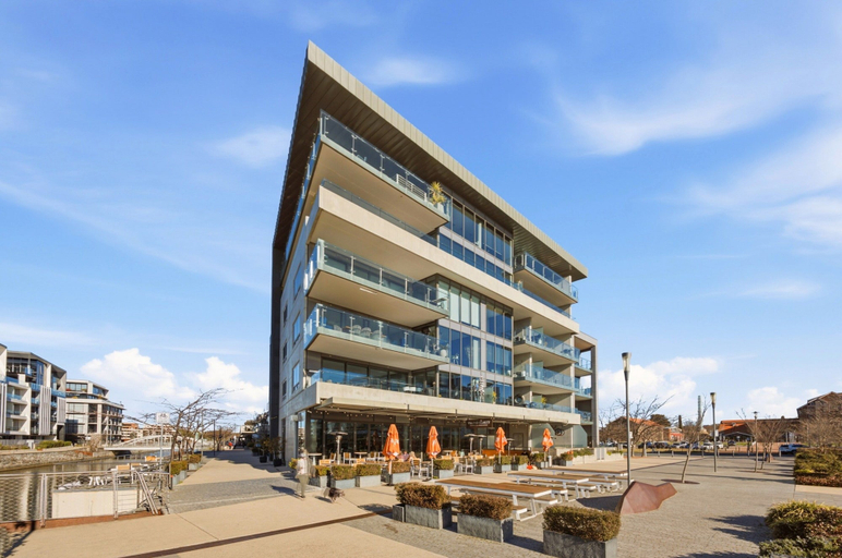 Others 4, Waterfront 1-bed Apartment in Kingston, Canberra