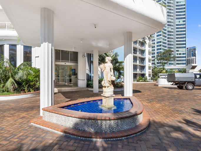 Others 3, High-rise 2-bed Apartment in Surfers Paradise, Gold Coast