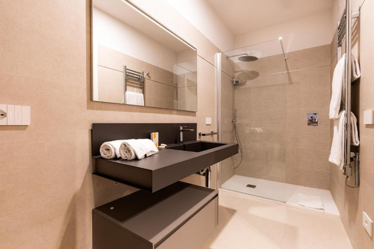 Others 5, KT exclusive hotel, Cagliari