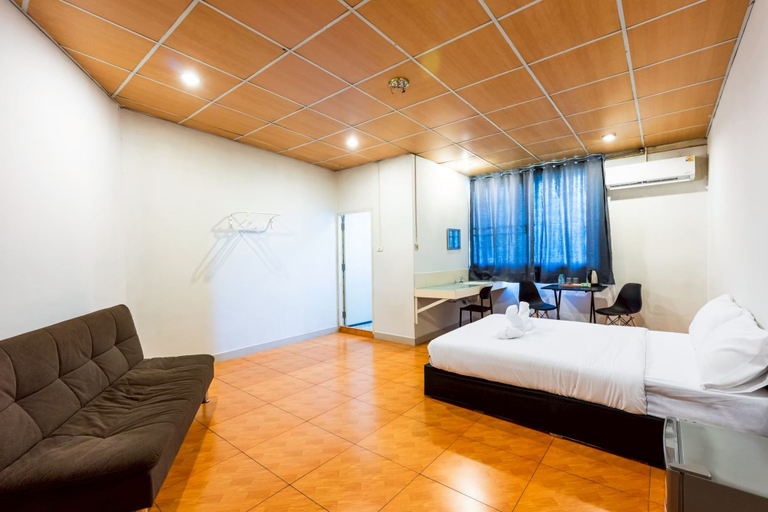 Others 2, F room Suvarnabhumi, Prawet