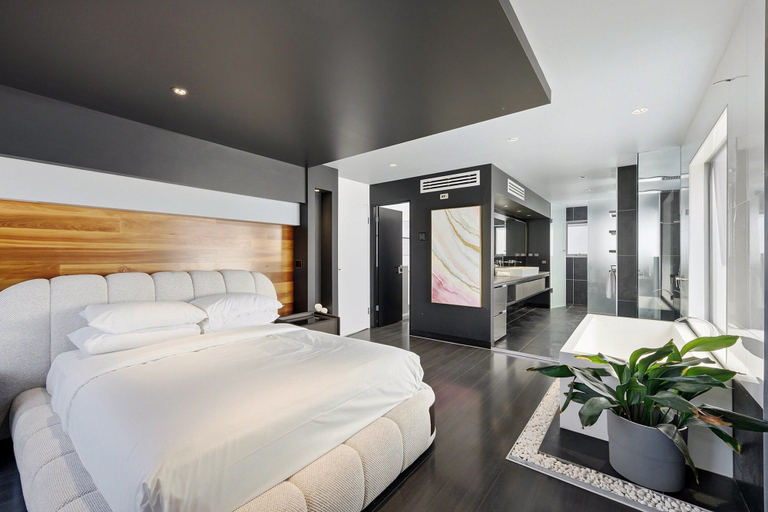 Others 4, 4-bed Retreat With Cinema in Wright, Canberra