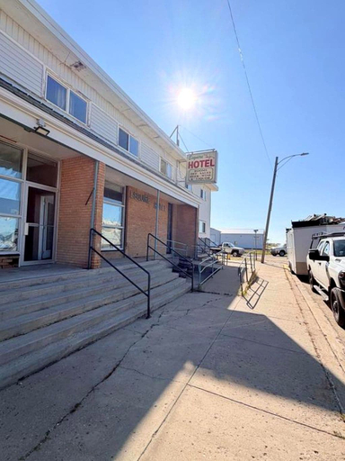 Others 5, ESQUIRE HOTEL, Division No. 19
